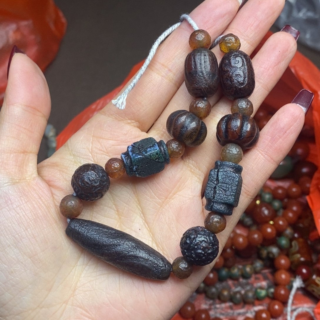 玛瑙/玉髓颈饰未镶嵌