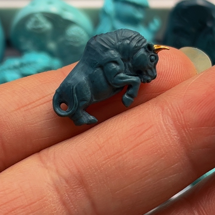 绿松石牛未镶嵌一