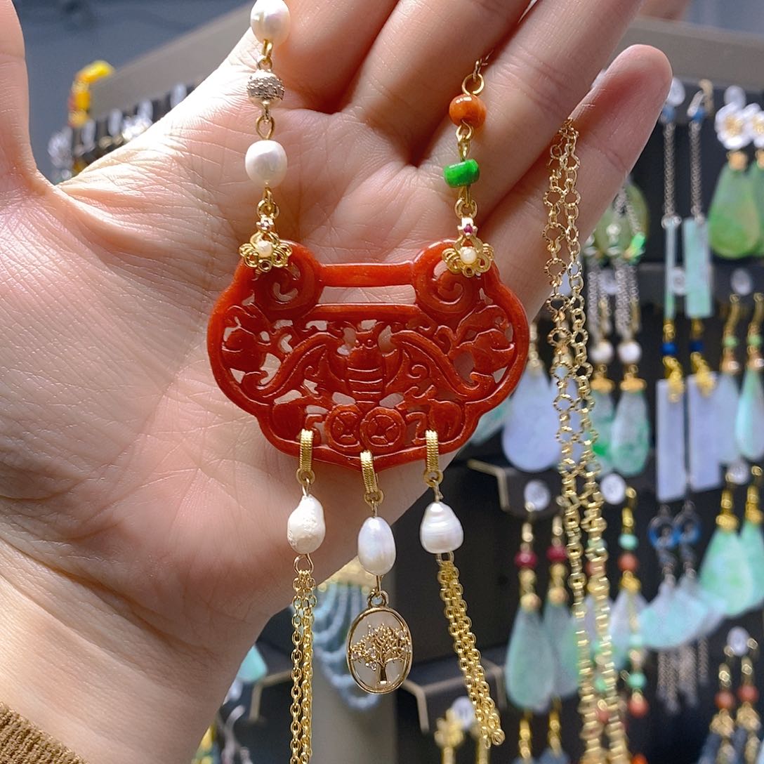 未镶嵌翡翠耳饰翡翠