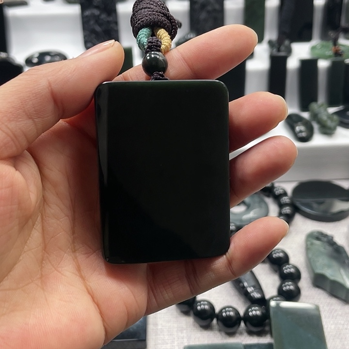 【闪购商品】颈饰未镶嵌和田玉（青玉）英**爽