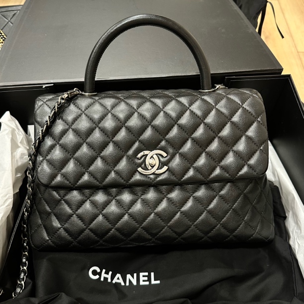 95新 Chanel/香奈儿 多多奢品/香奈儿荔枝牛大号憨豆斜挎包/98新