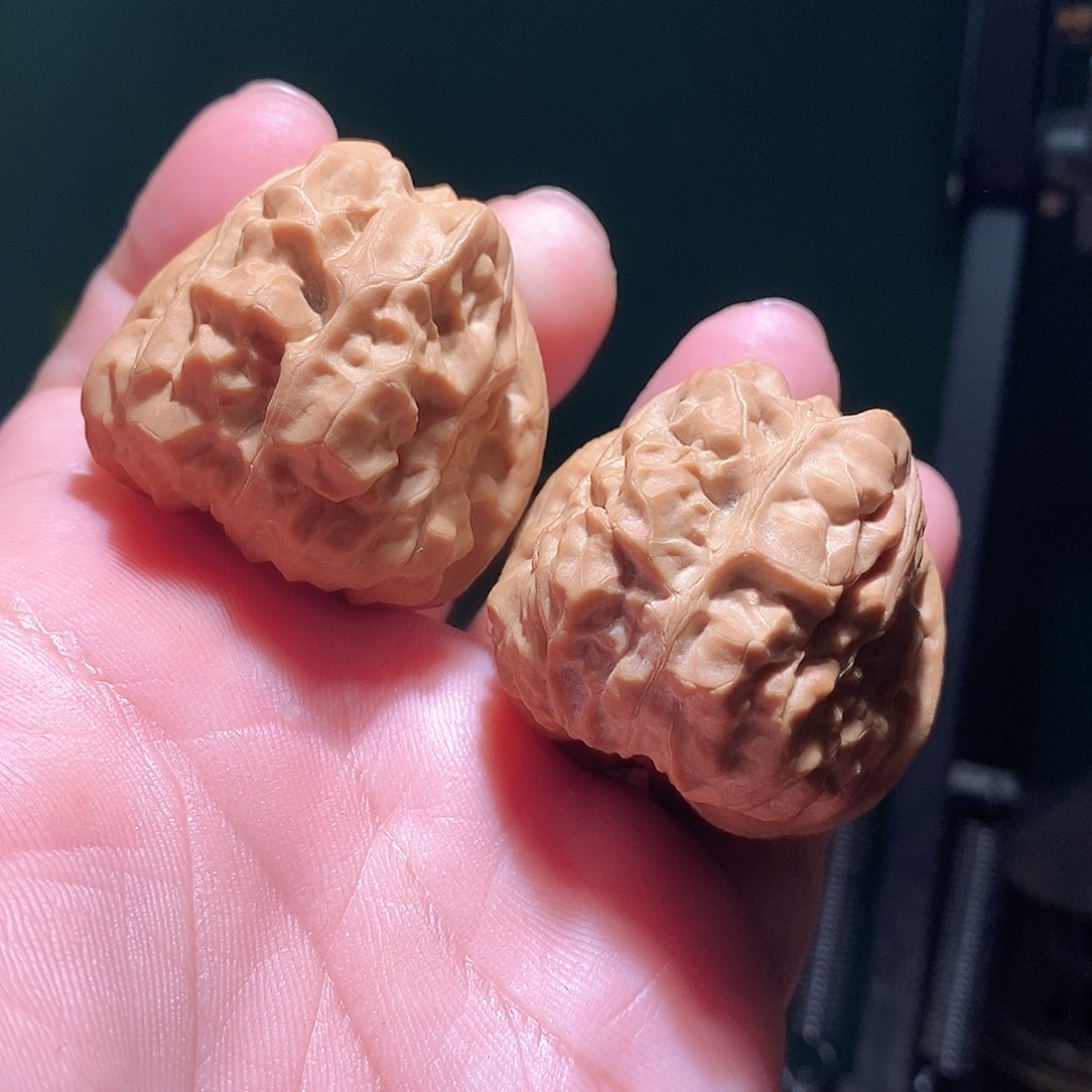 广***情把件文玩核桃45肚蛤蟆头