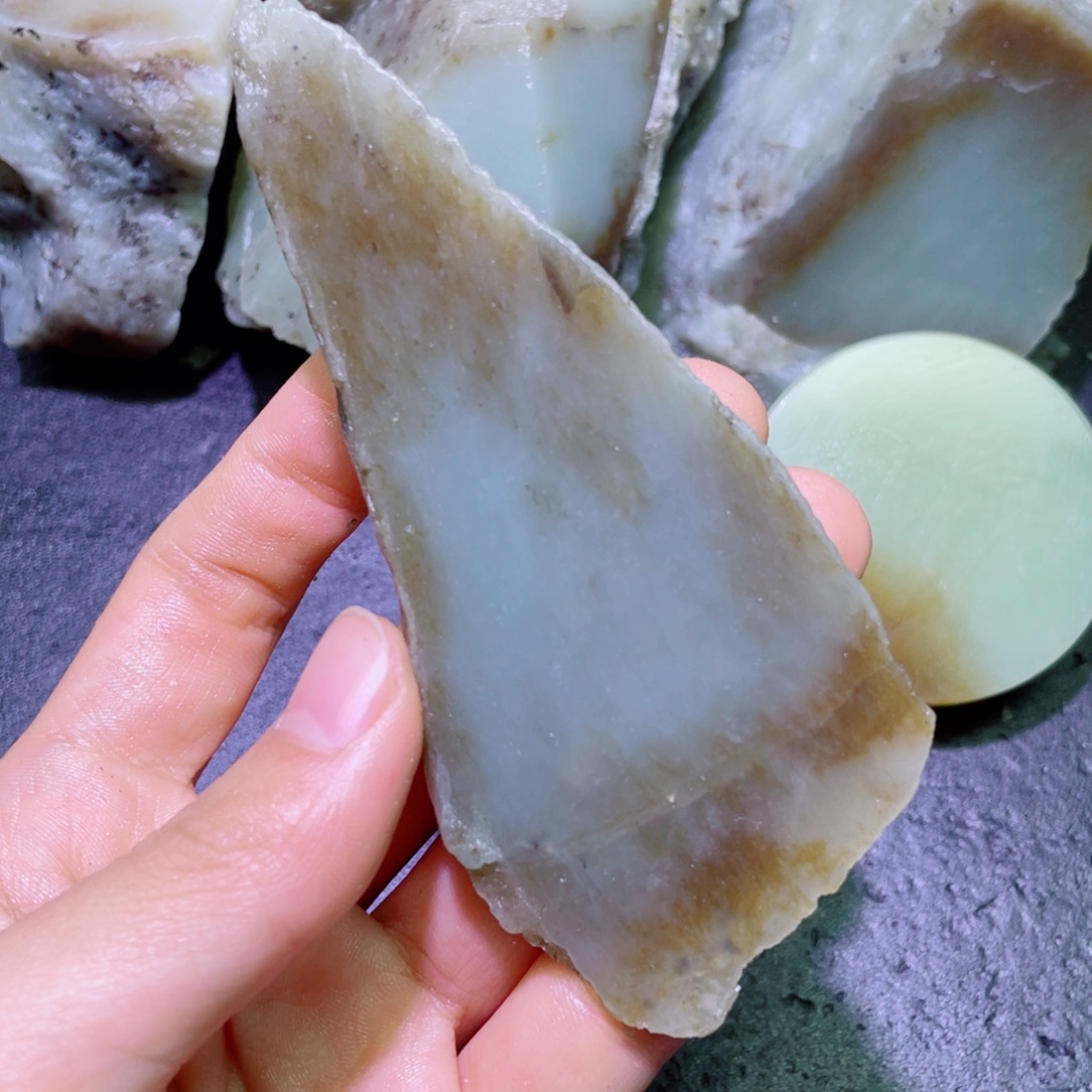 和田玉未镶嵌珠宝半成品