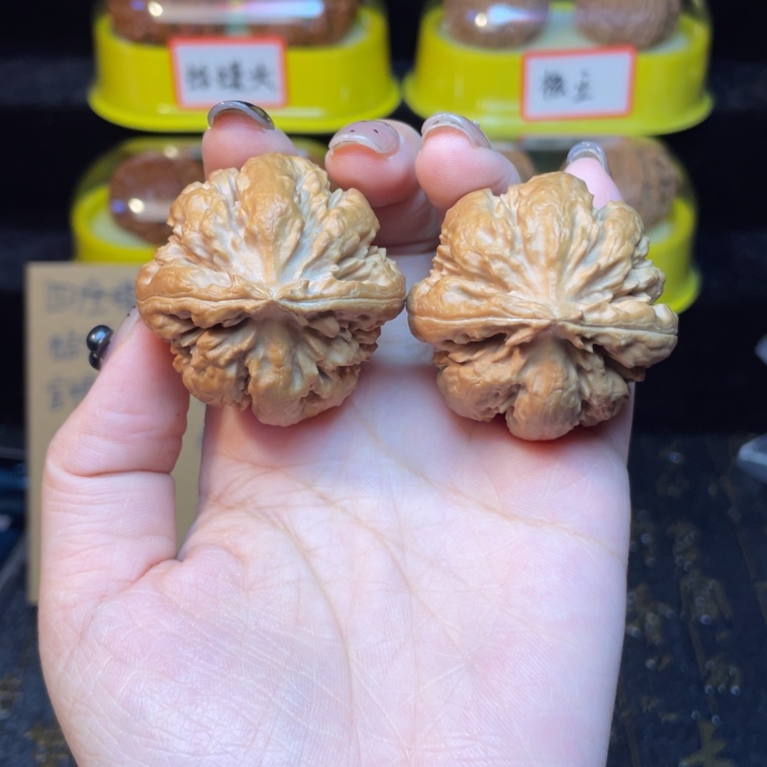 文玩核桃把件霸王龙40