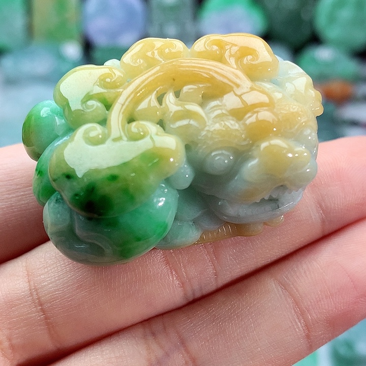 翡翠颈饰未镶嵌翡翠