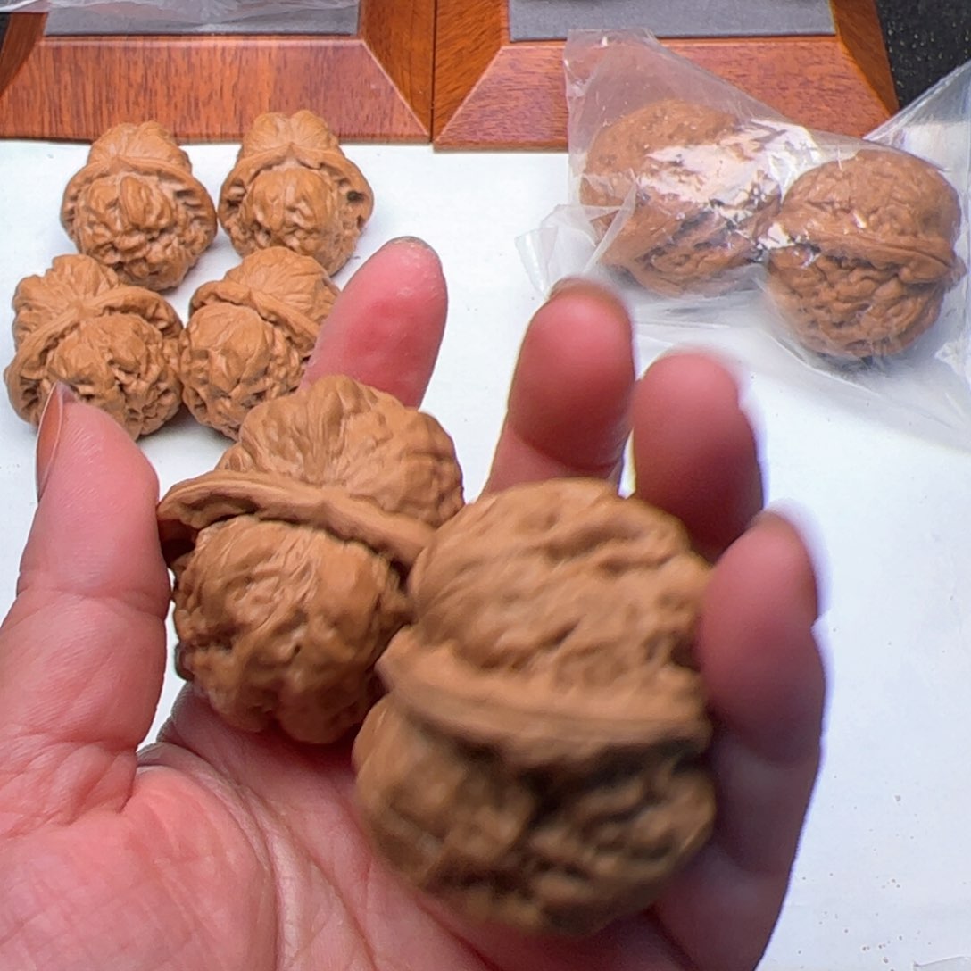 文玩核桃把件蛤蟆红