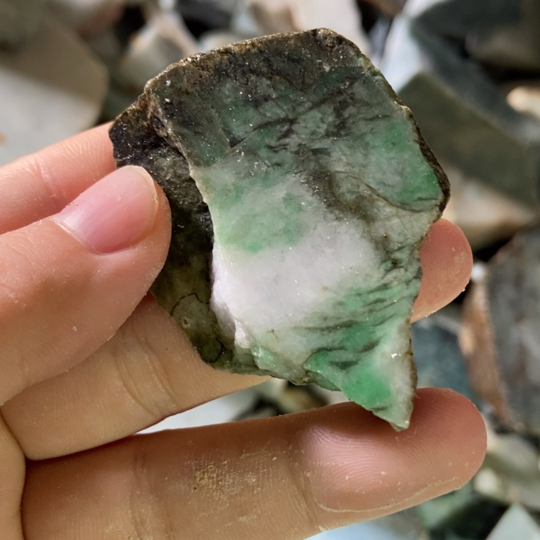 翡翠未镶嵌颈饰天然翡翠