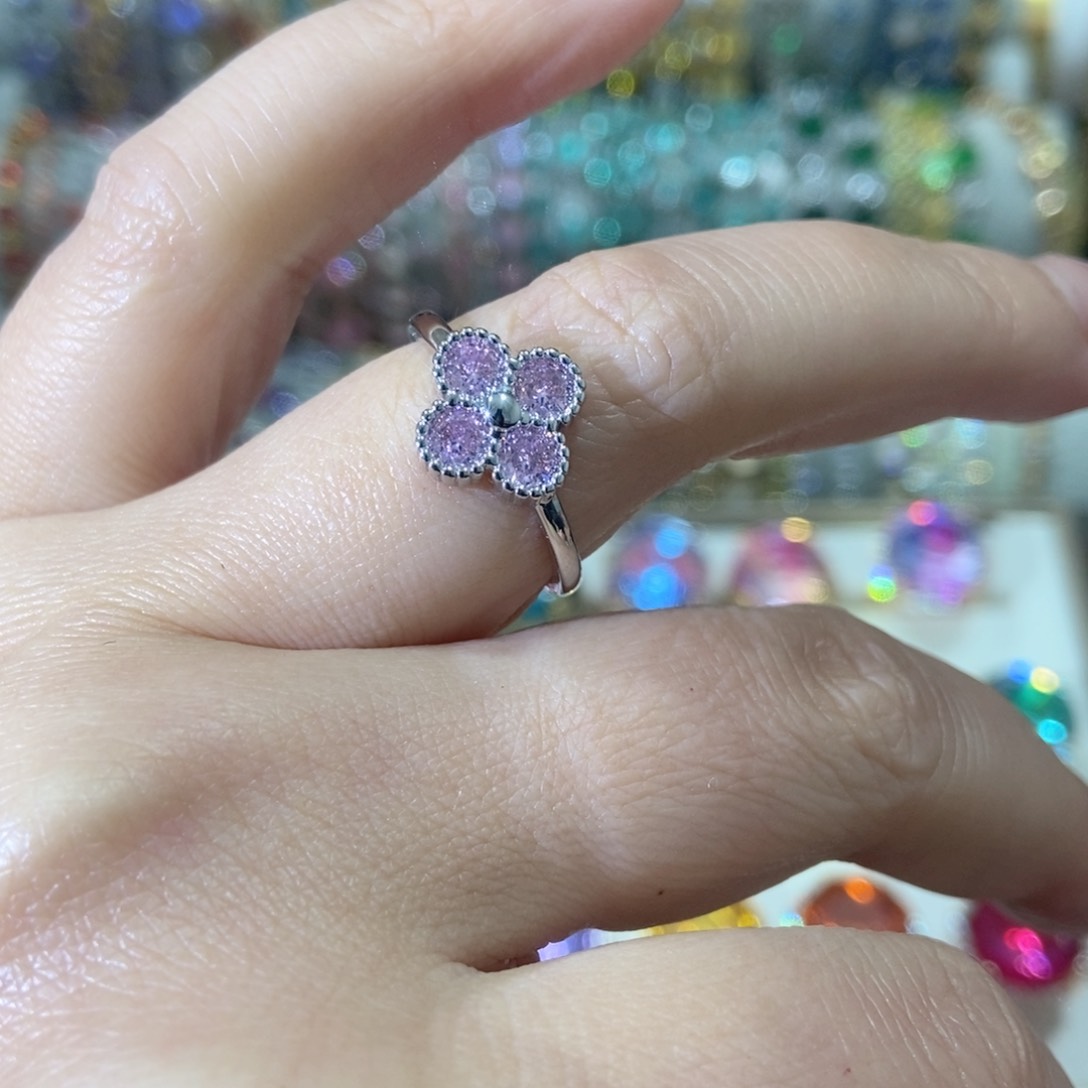 66锆石（处理）戒指