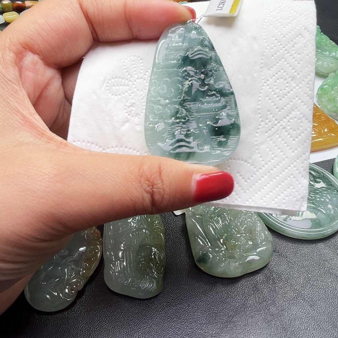 翡翠未镶嵌颈饰吊坠