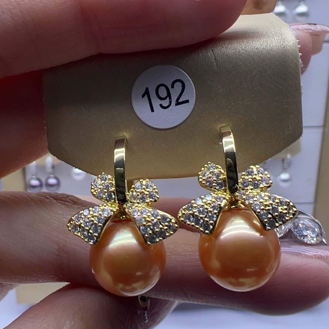淡水珍珠耳饰未镶嵌