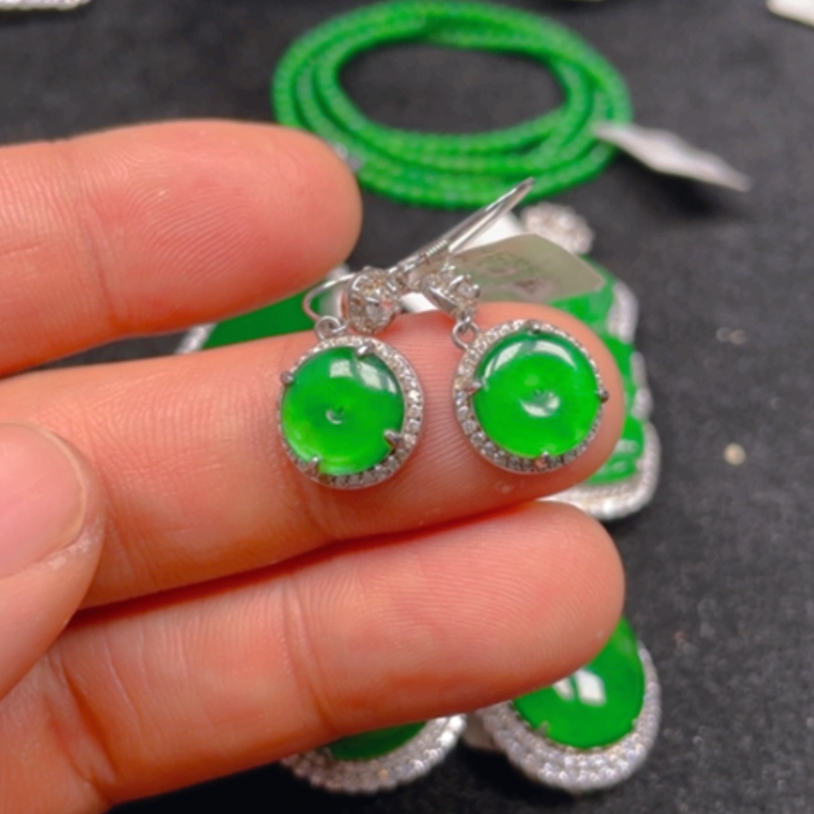 【闪购商品】翡翠颈饰银S925镶嵌耳钉