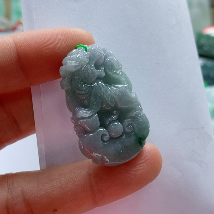 翡翠颈饰未镶嵌天然