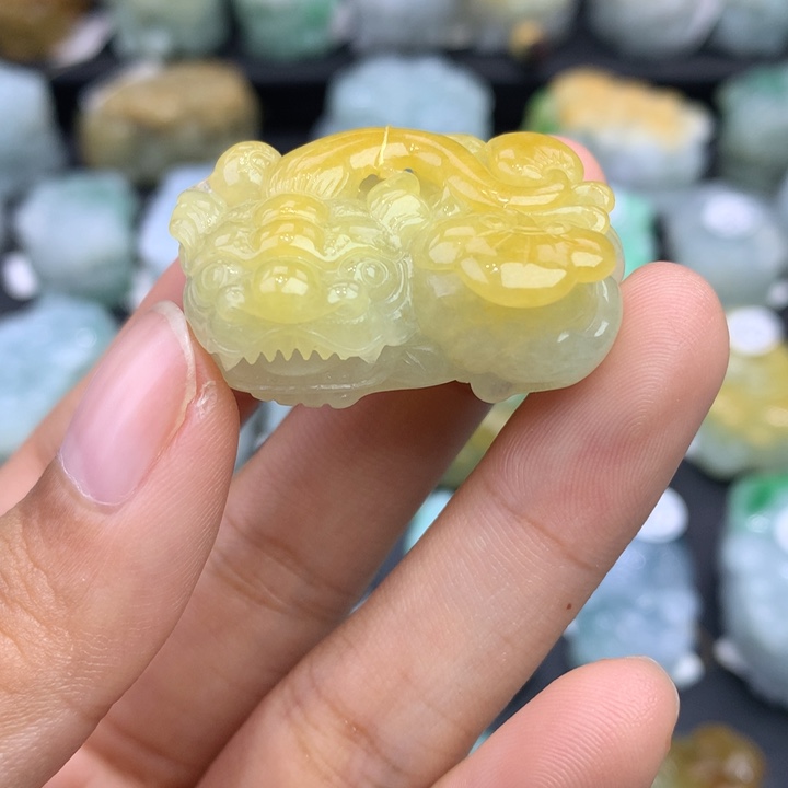 翡翠颈饰未镶嵌天然缅甸翡翠