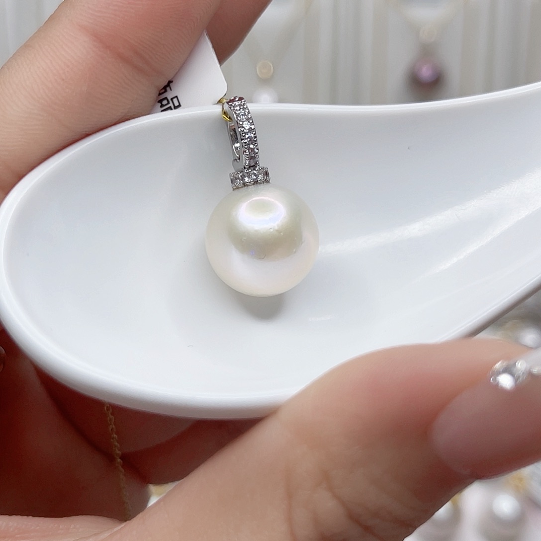 淡水珍珠吊坠(赠链)未镶嵌