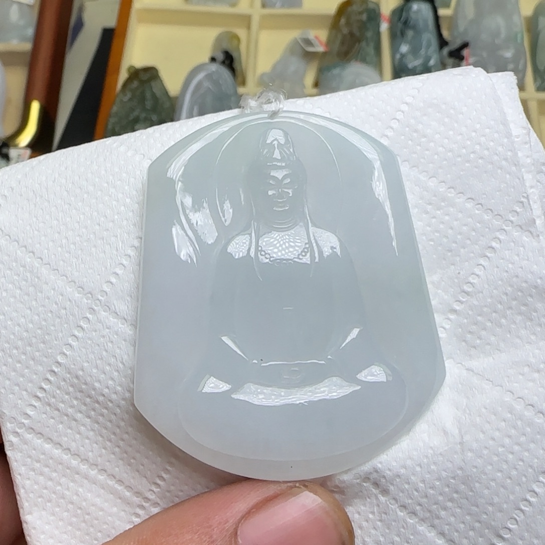 丁***翡翠未镶嵌颈饰翡翠
