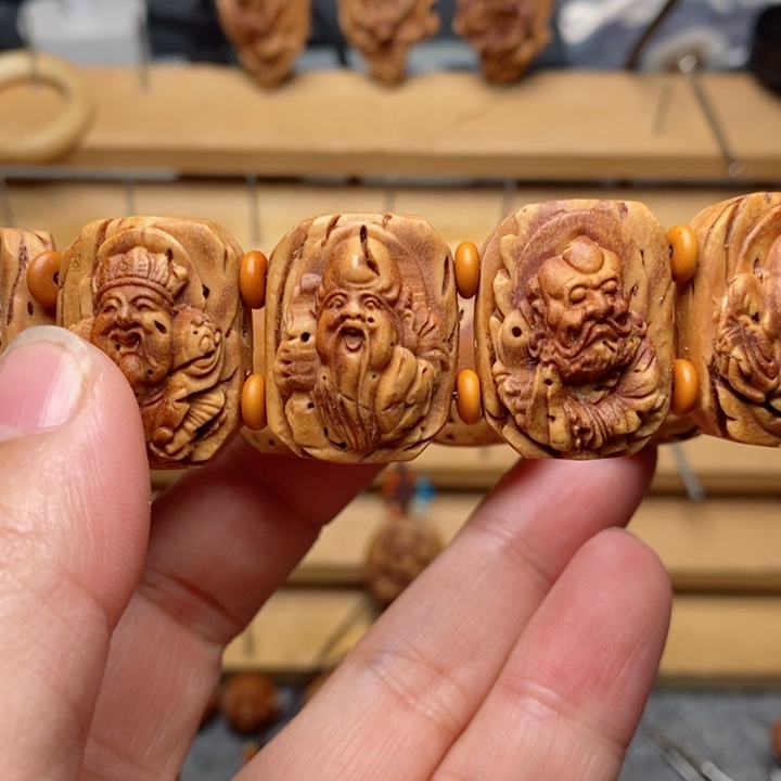 桃核雕刻神仙会手牌