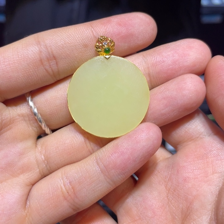和田玉18K金镶嵌颈饰