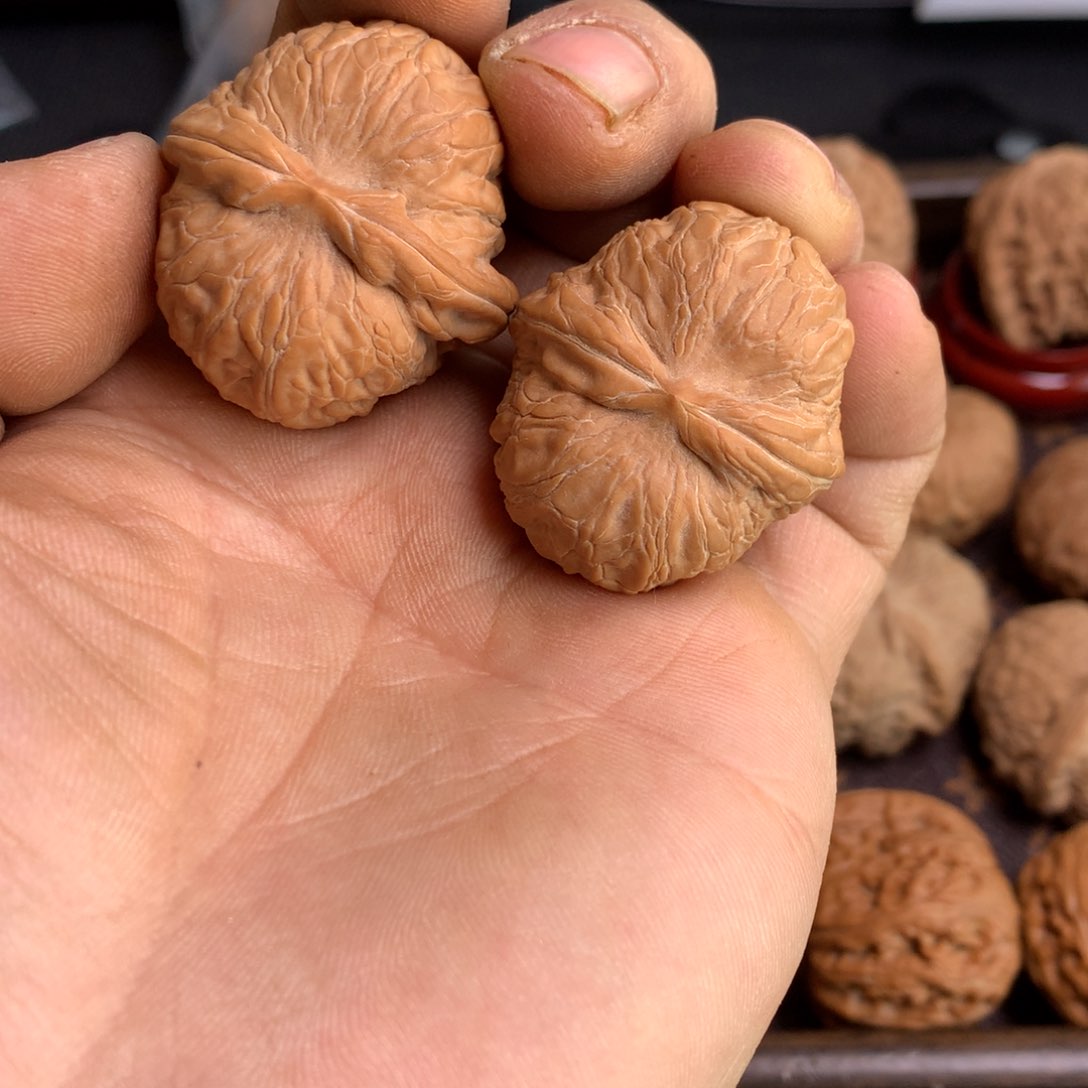 文玩核桃吊坠元宝88