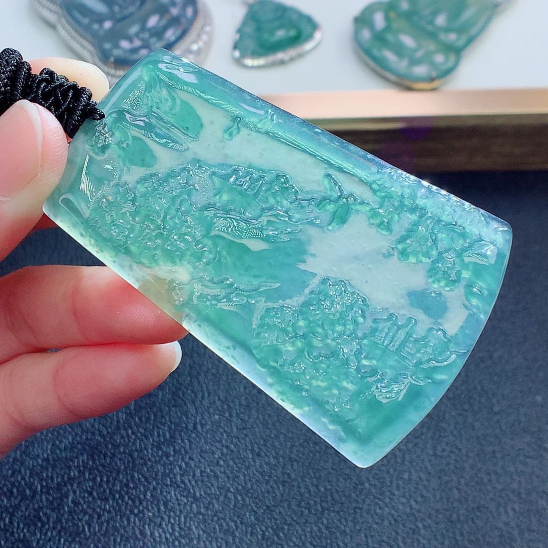 翡翠颈饰未镶嵌翡翠