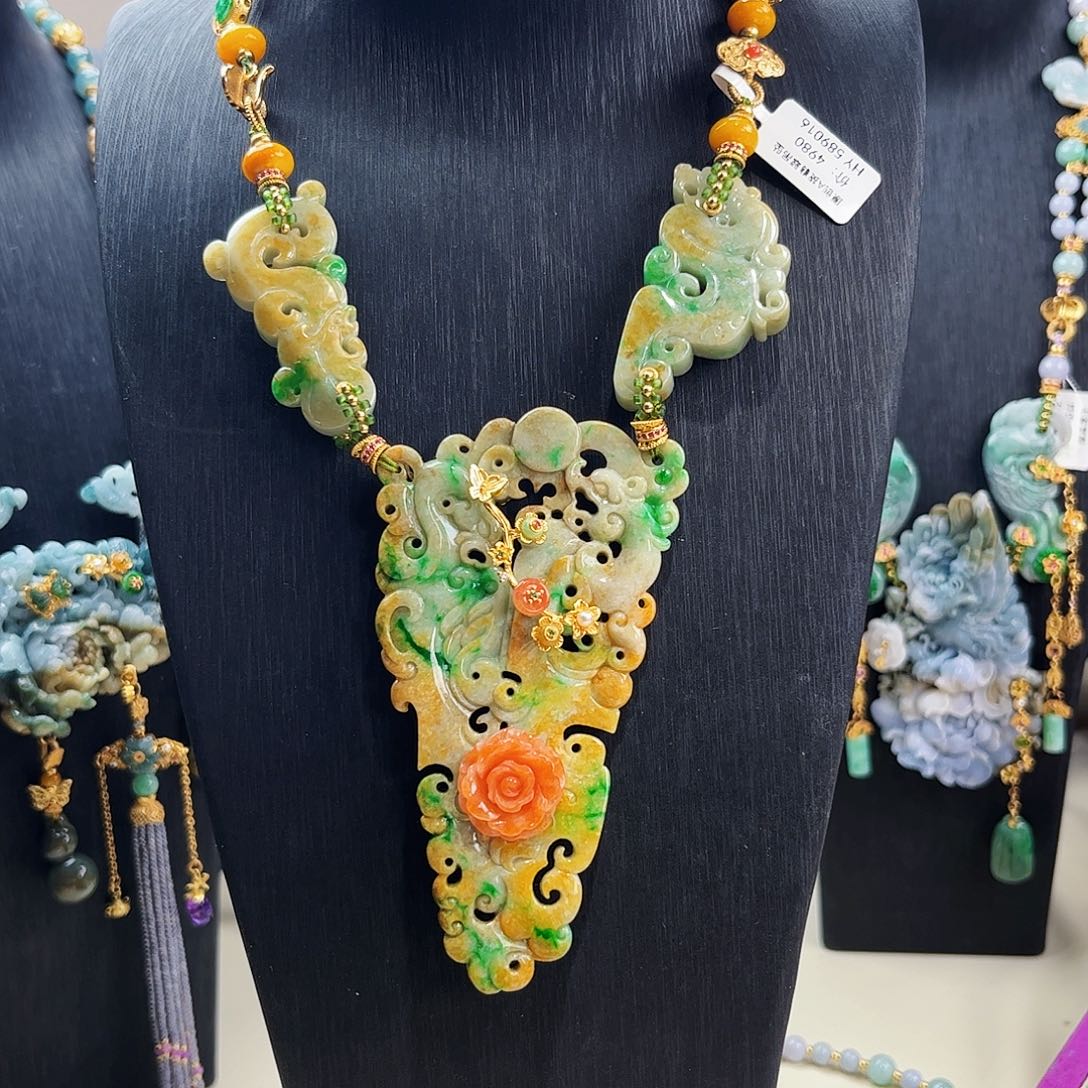 【闪购商品】翡翠吊坠(赠链)未镶嵌福利