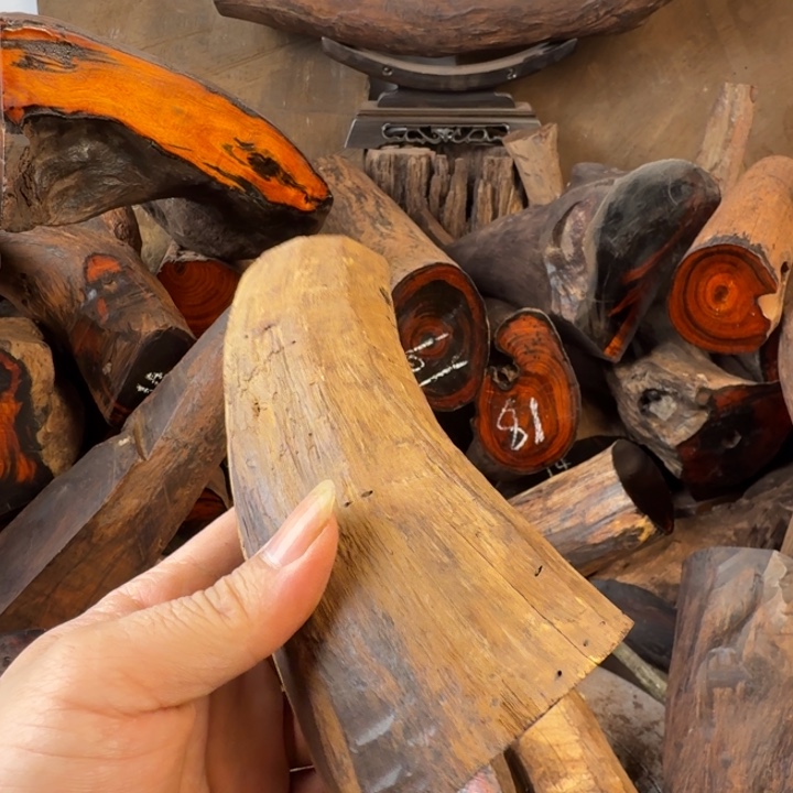 木***桔木大红酸枝原料摆件