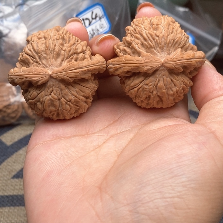 猴头核桃吊坠2135号球白47