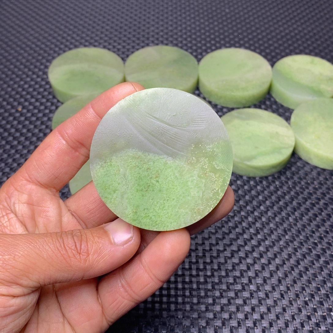 和田玉（糖玉）珠宝半成品未镶嵌云*.