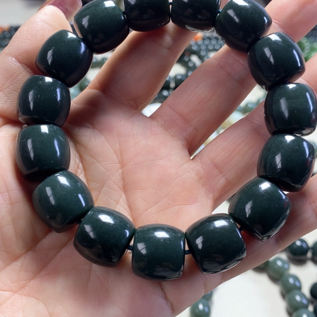 和田玉未镶嵌颈饰玉**风和田玉卡16直切手串