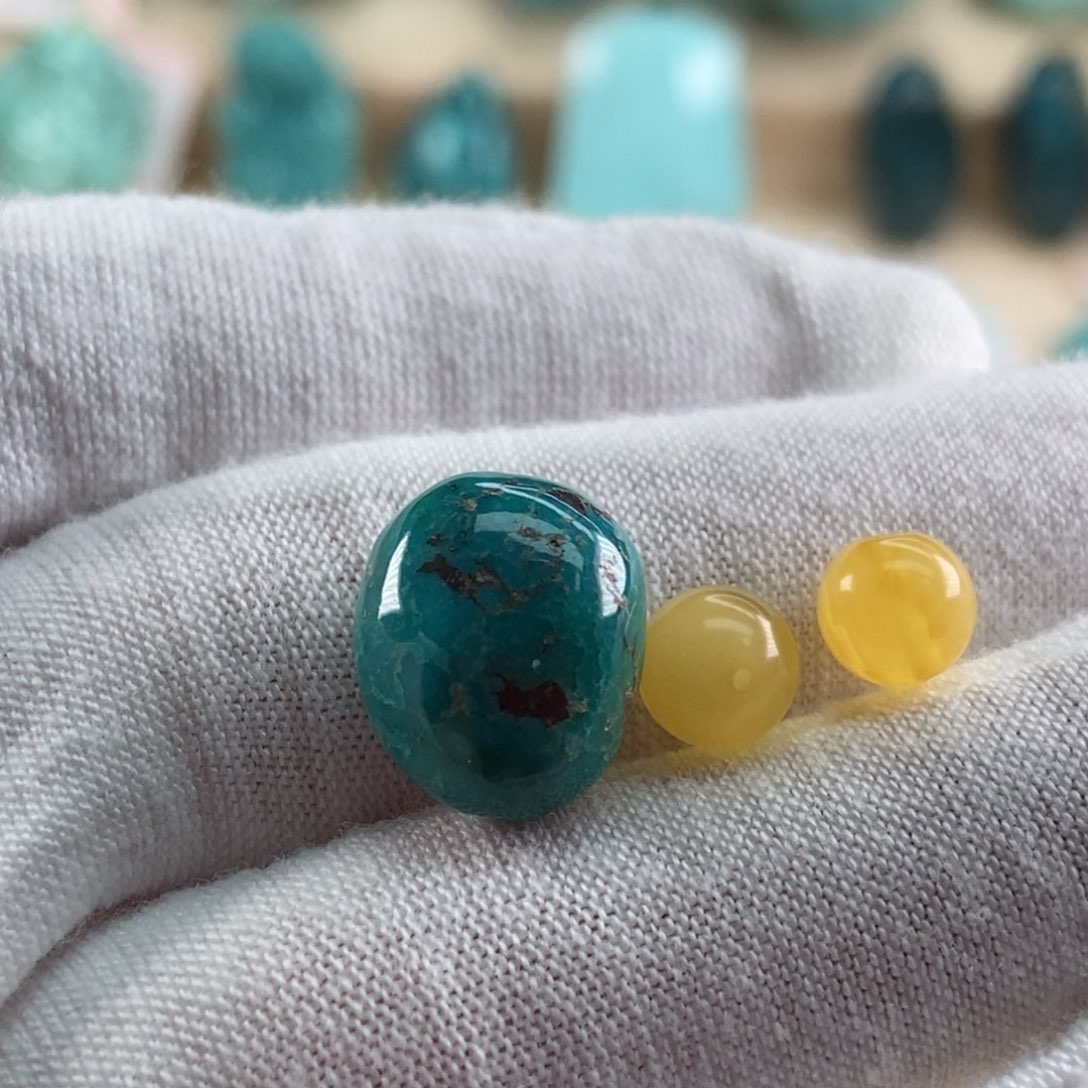 琥珀珠宝奇石未镶嵌