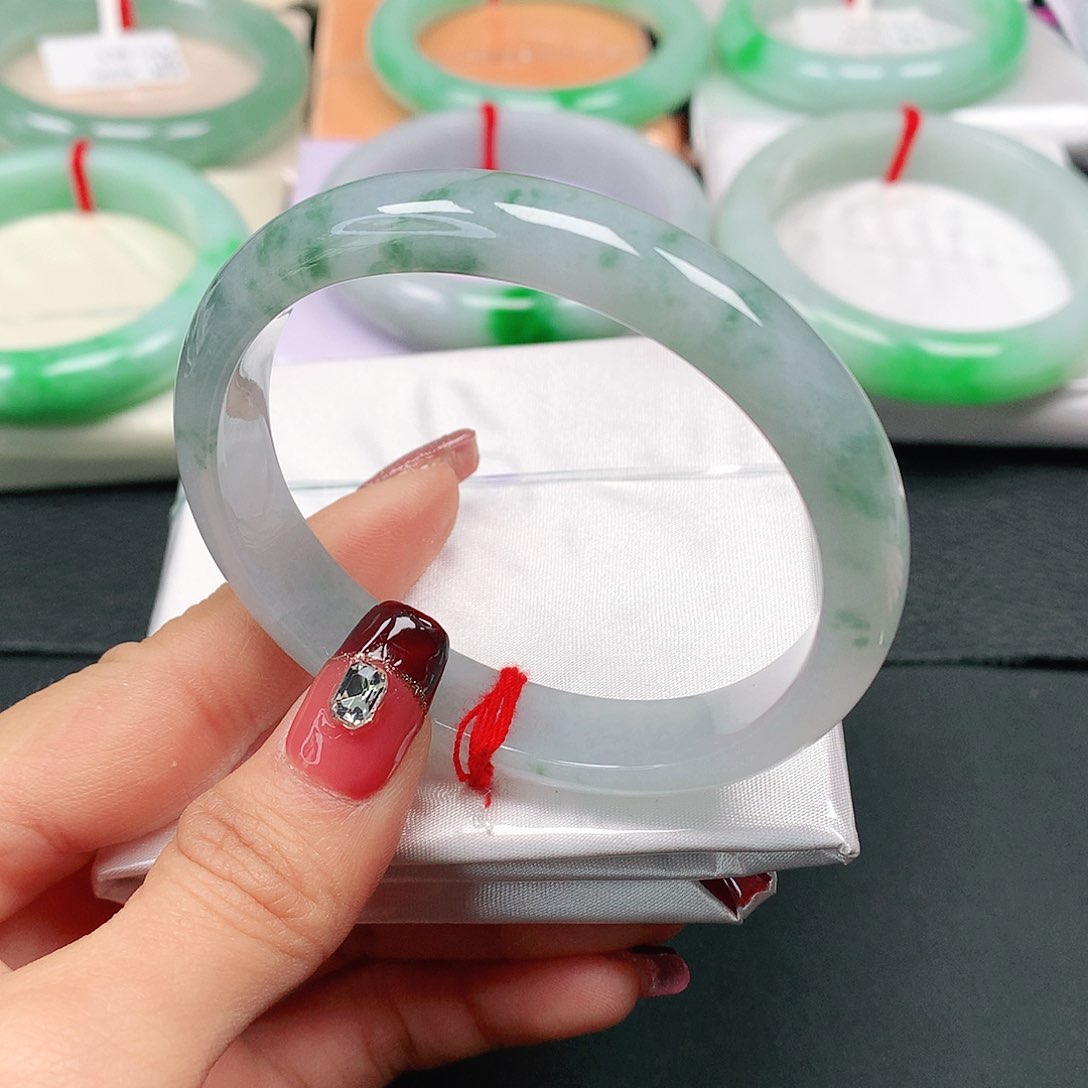 翡翠手镯（贵妃镯）未镶嵌天然翡翠手镯56