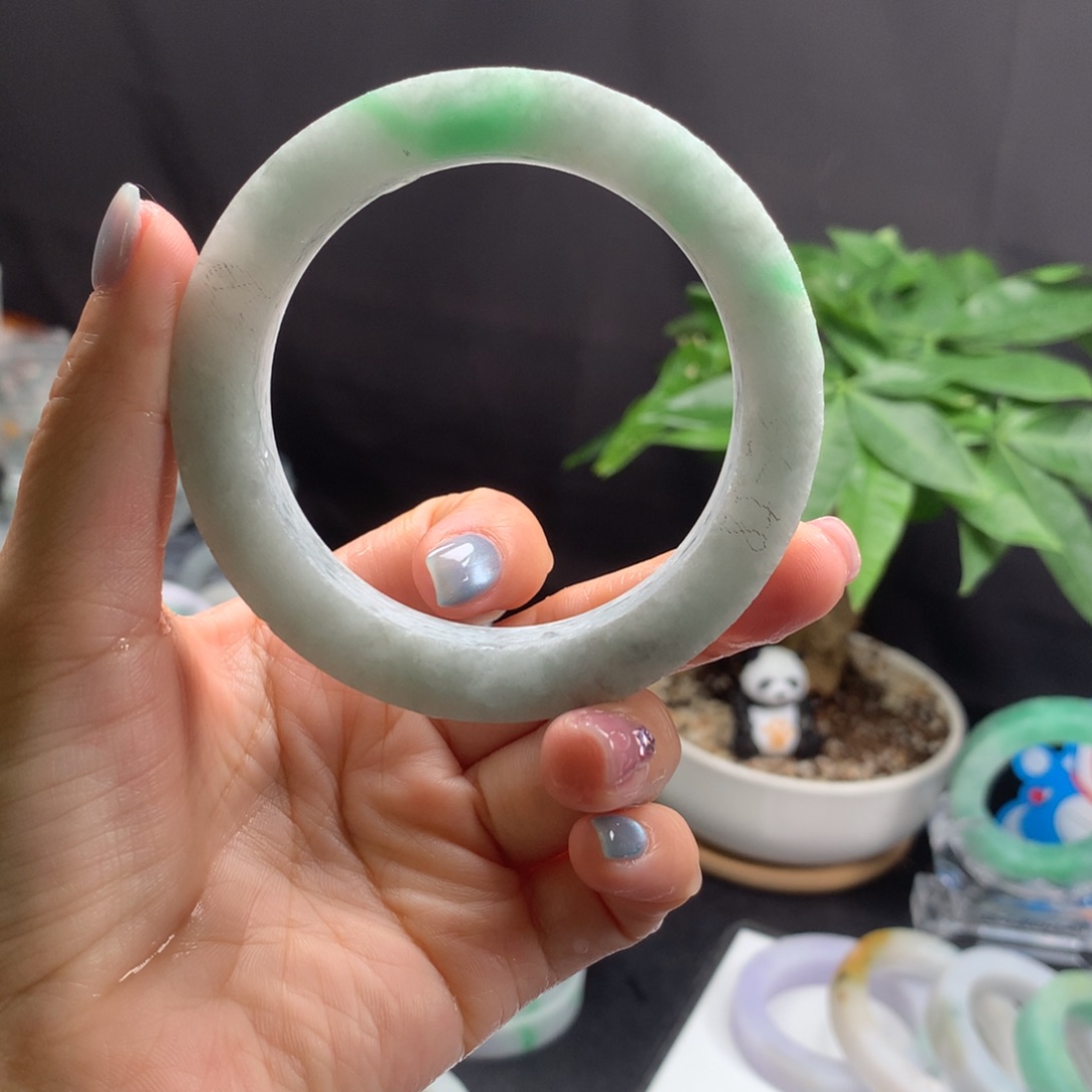 定制翡翠未镶嵌手镯