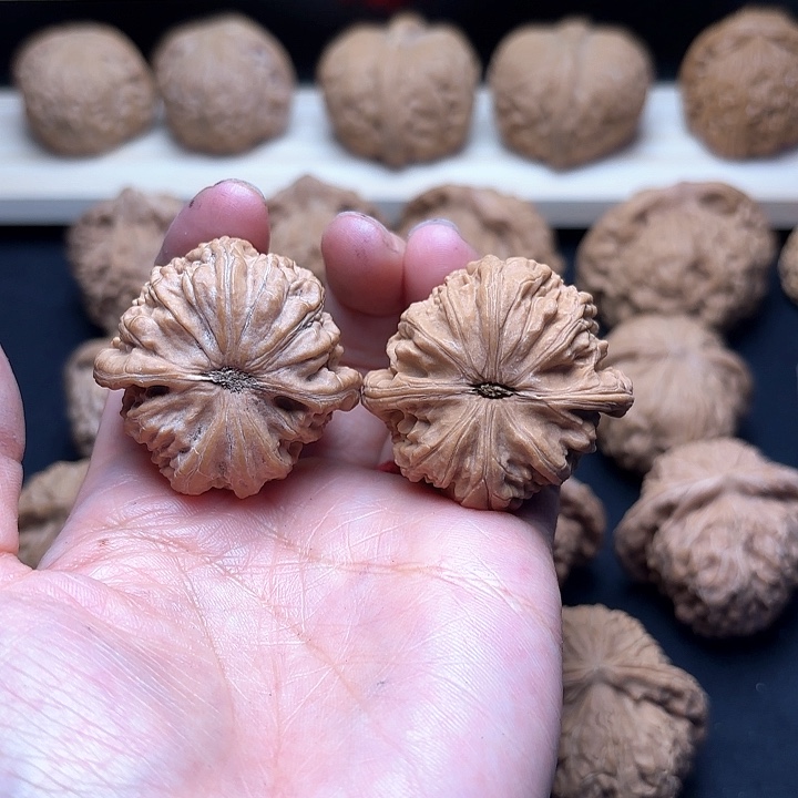 文玩核桃吊坠神**困38白狮子