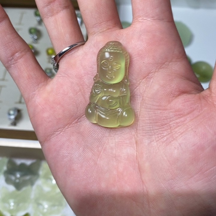 未镶嵌蛇纹石玉吊坠(不含链)32