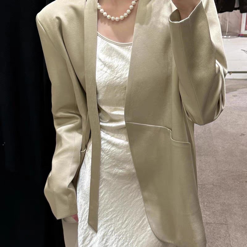 （价格10-19）高级感缎面设计感春秋季新款女性休闲西装外套