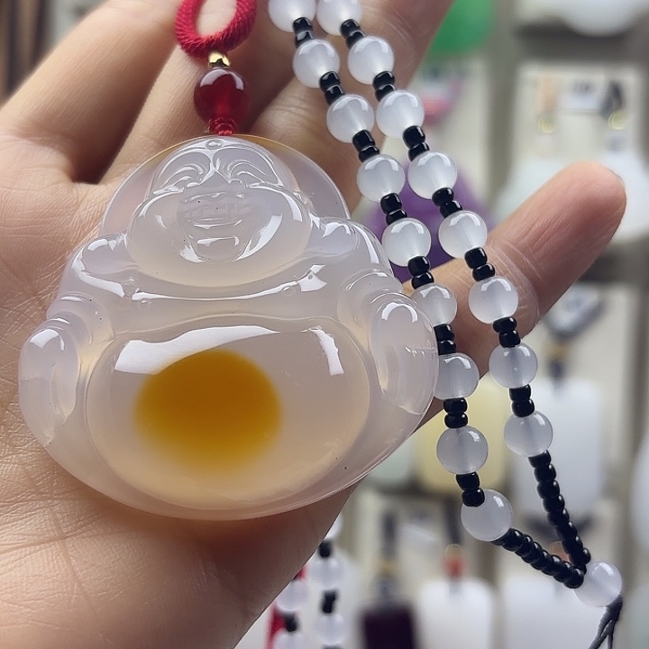 彻***白石英质玉未镶嵌颈饰