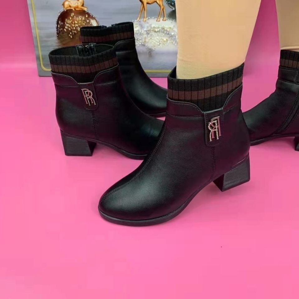 冬季防水台圆头女短筒马丁靴时尚粗跟保暖女鞋