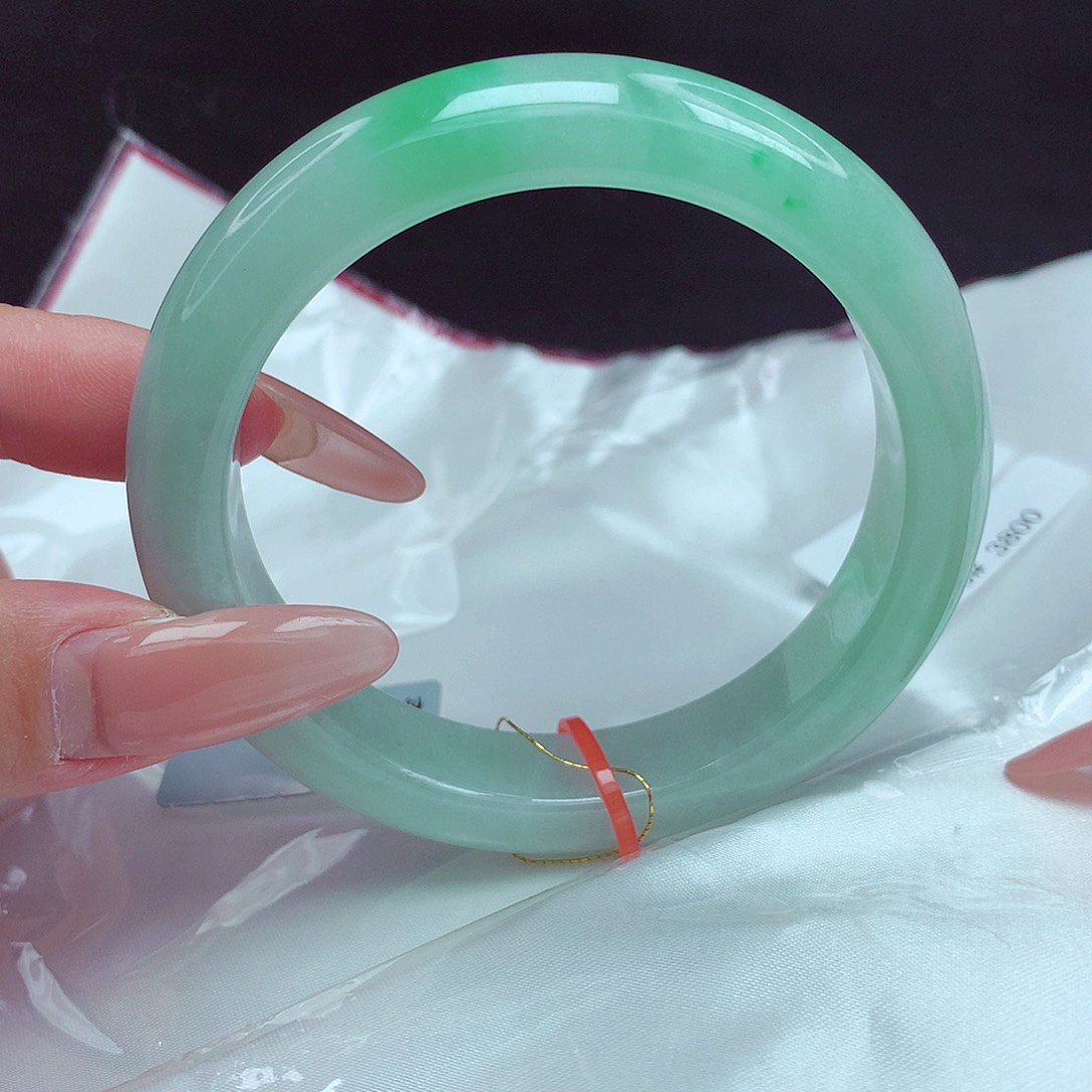 翡翠手镯未镶嵌58圈330