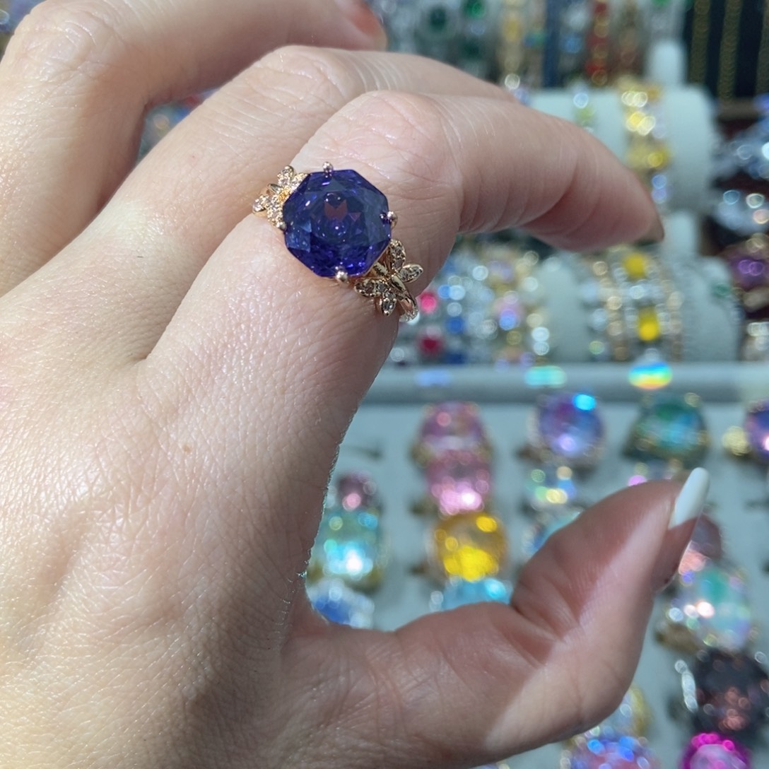 7锆石（处理）戒指