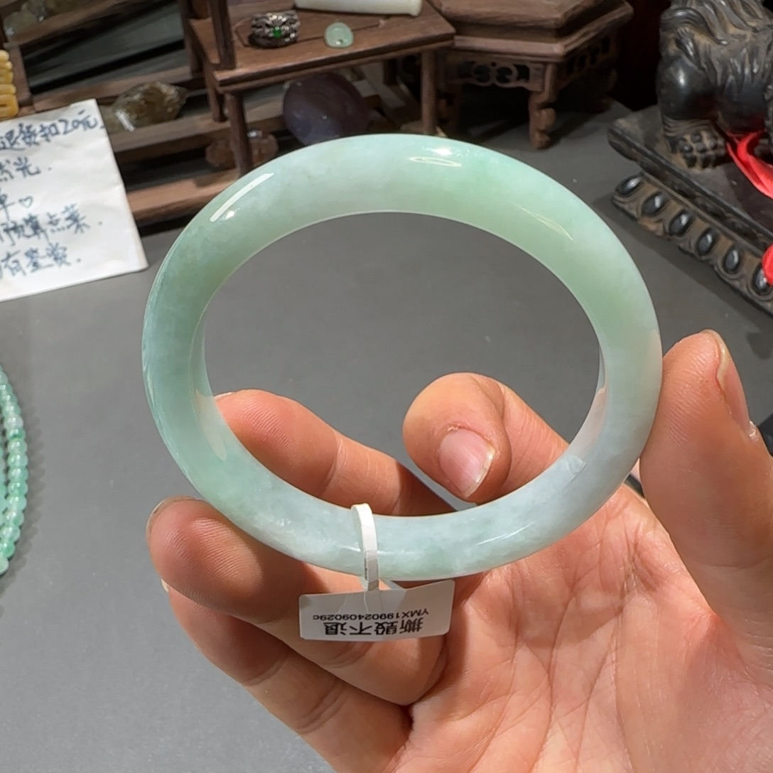 翡翠未镶嵌手镯56圈口