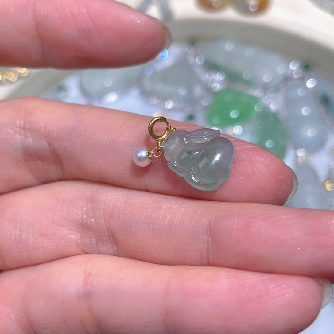 翡翠颈饰18K金镶嵌翡翠