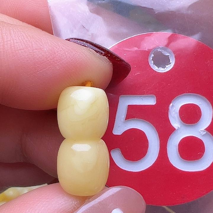 蜜蜡裸石未镶嵌8.6m m