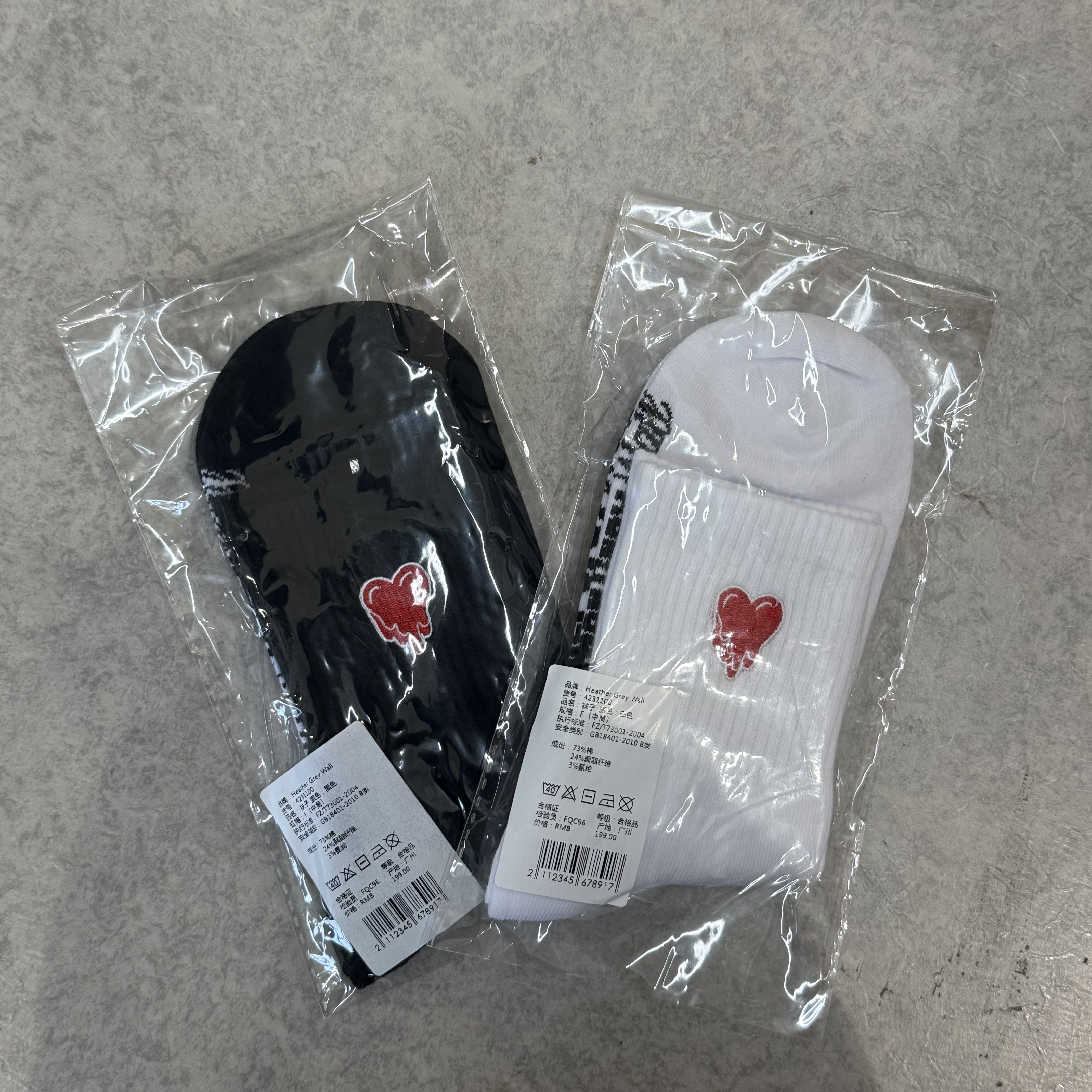 HGW x EU 中筒袜 重磅福利 黑白两色可选 2506080102