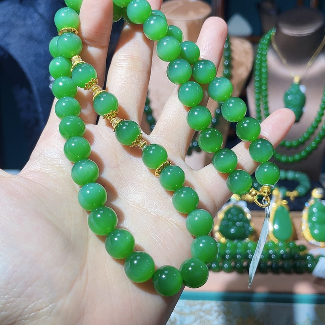 和田玉（碧玉）18K金镶嵌颈饰