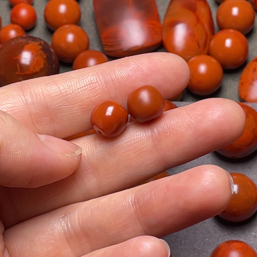 腾***辉南红玛瑙未镶嵌南红原矿南红老型9+两颗