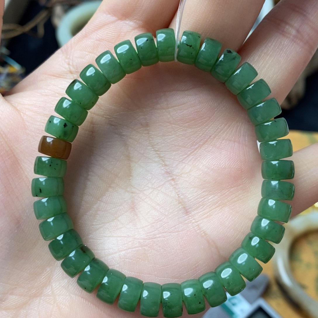 和田玉新疆料猕猴桃色药片手串未镶嵌