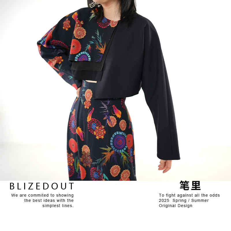 笔里【BLIZEDOUT】原创设计藏青印花拼接不对称秋套头衫上衣5083001