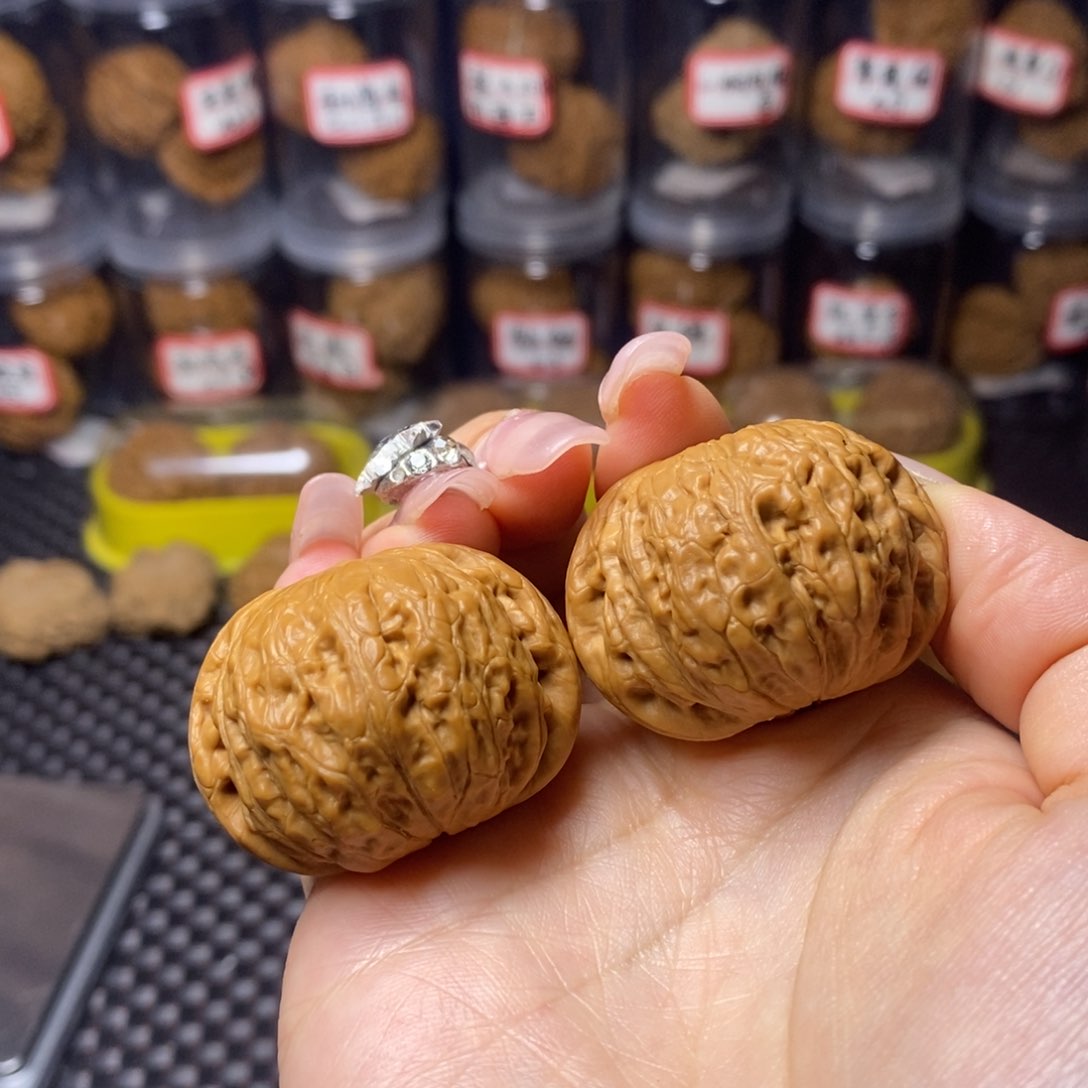 文玩核桃吊坠铁锤40