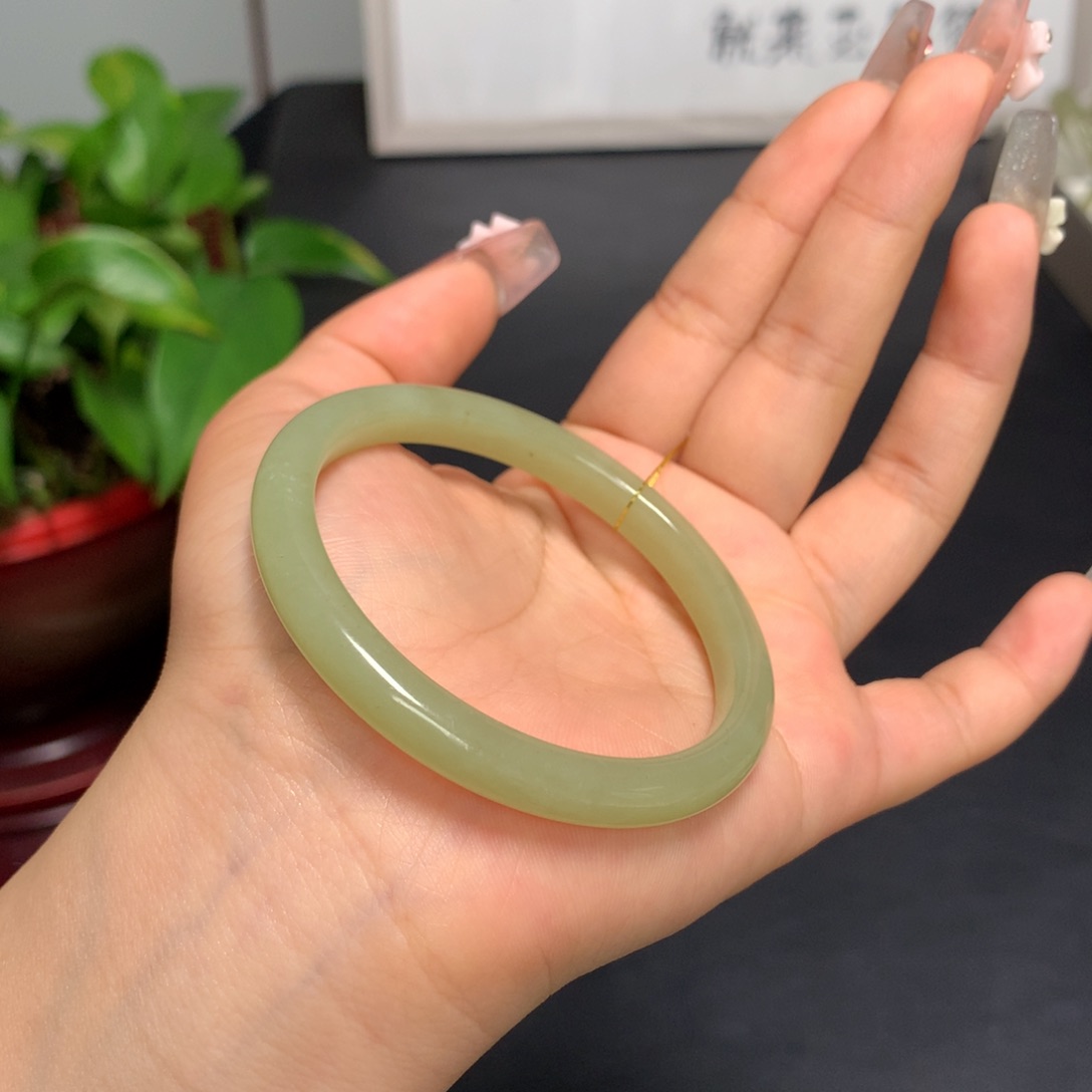 和田玉手镯未镶嵌54