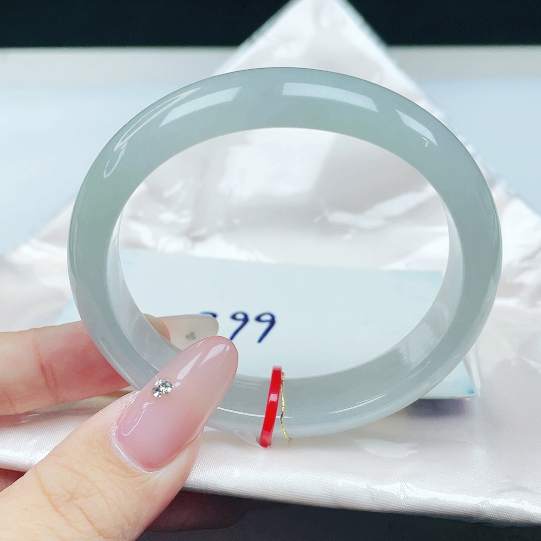 翡翠未镶嵌手镯 贵妃56+