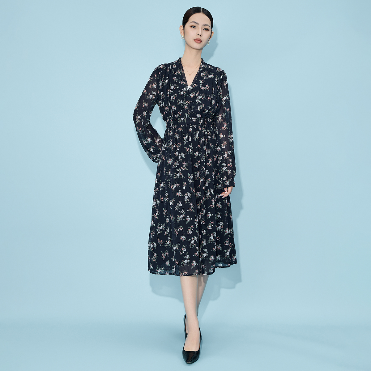 V领长袖连衣裙中长款女装长裙法式碎花宽松优雅收腰印花VHS057